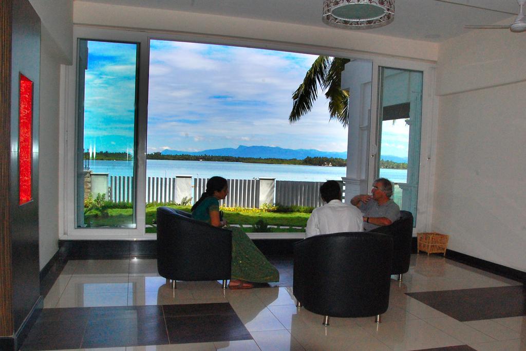 Blue Waters Hotel Kundapur Bagian luar foto