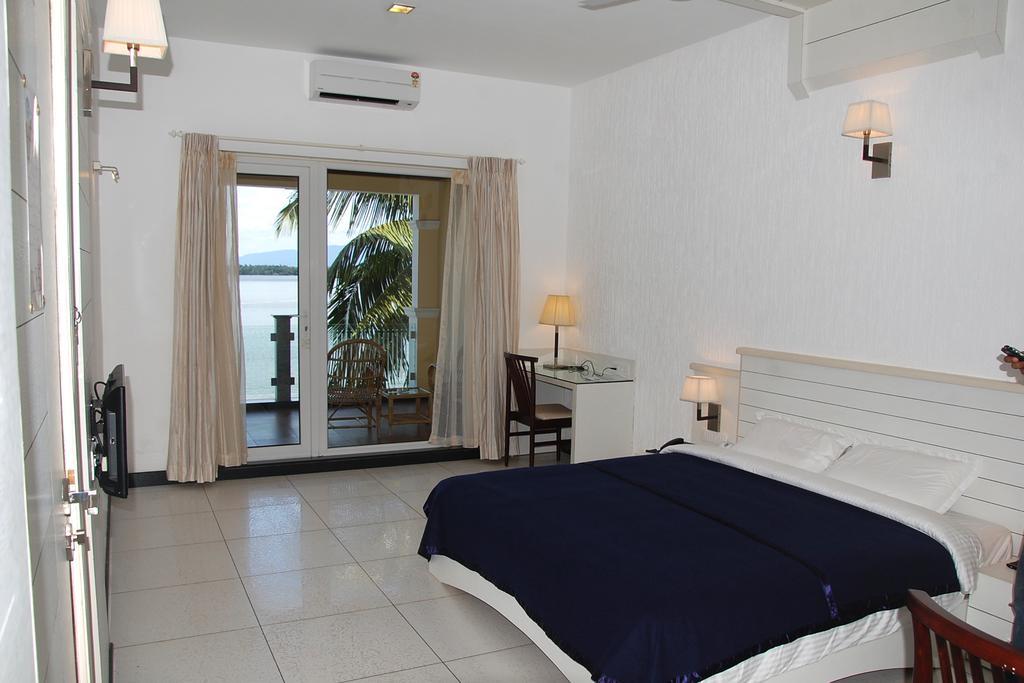 Blue Waters Hotel Kundapur Ruang foto